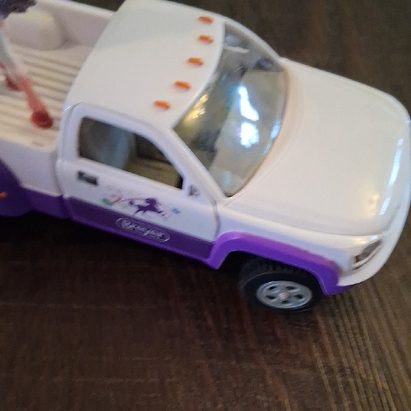 Breyer Purple and White Truck with Unicorn - Picture 7 of 11